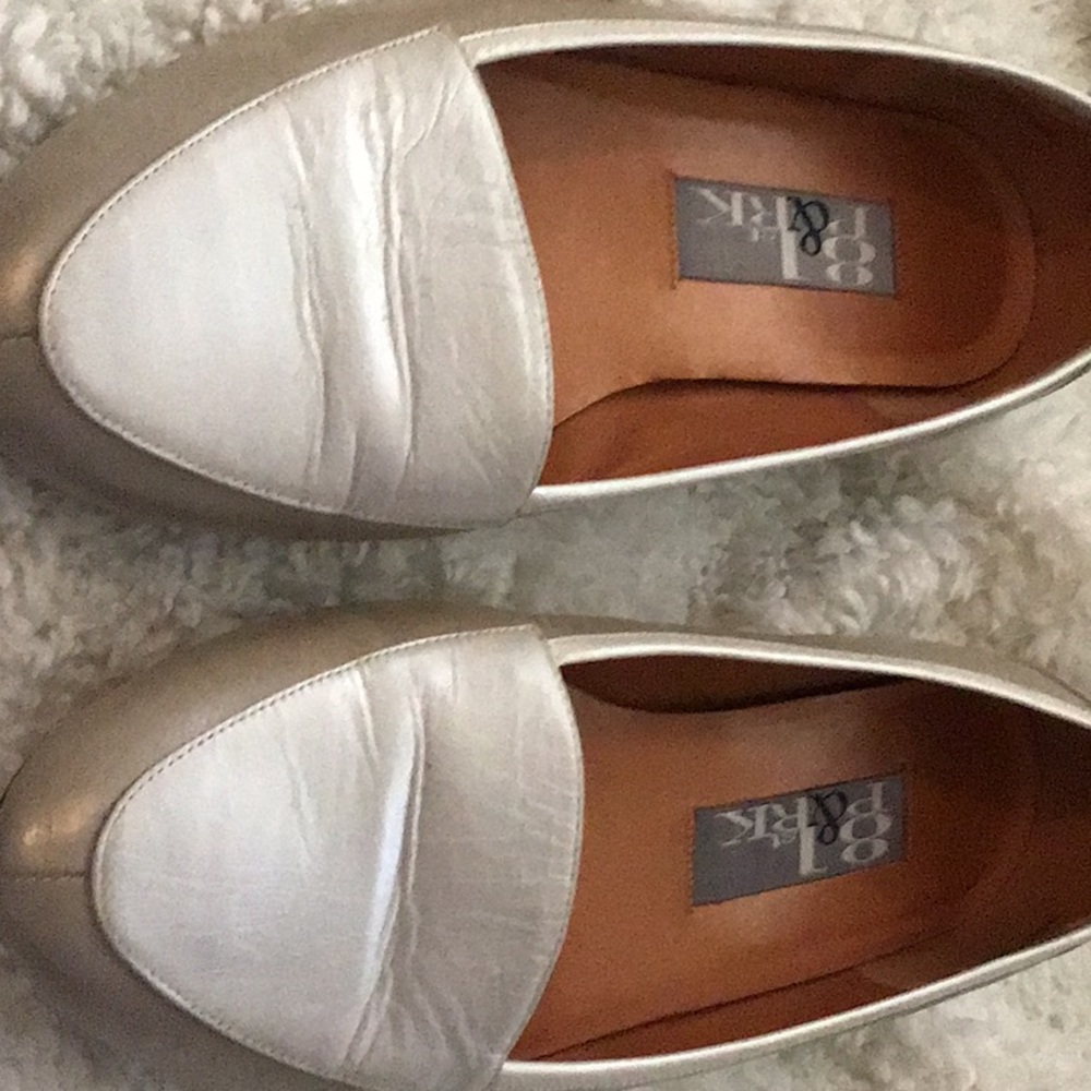 81st & Park two tone loafers flats size 9W